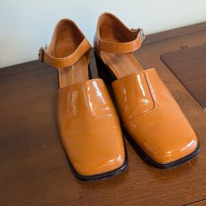 Intentionally Blank MARTY MARY JANECANYON / PATENT LEATHER / 9